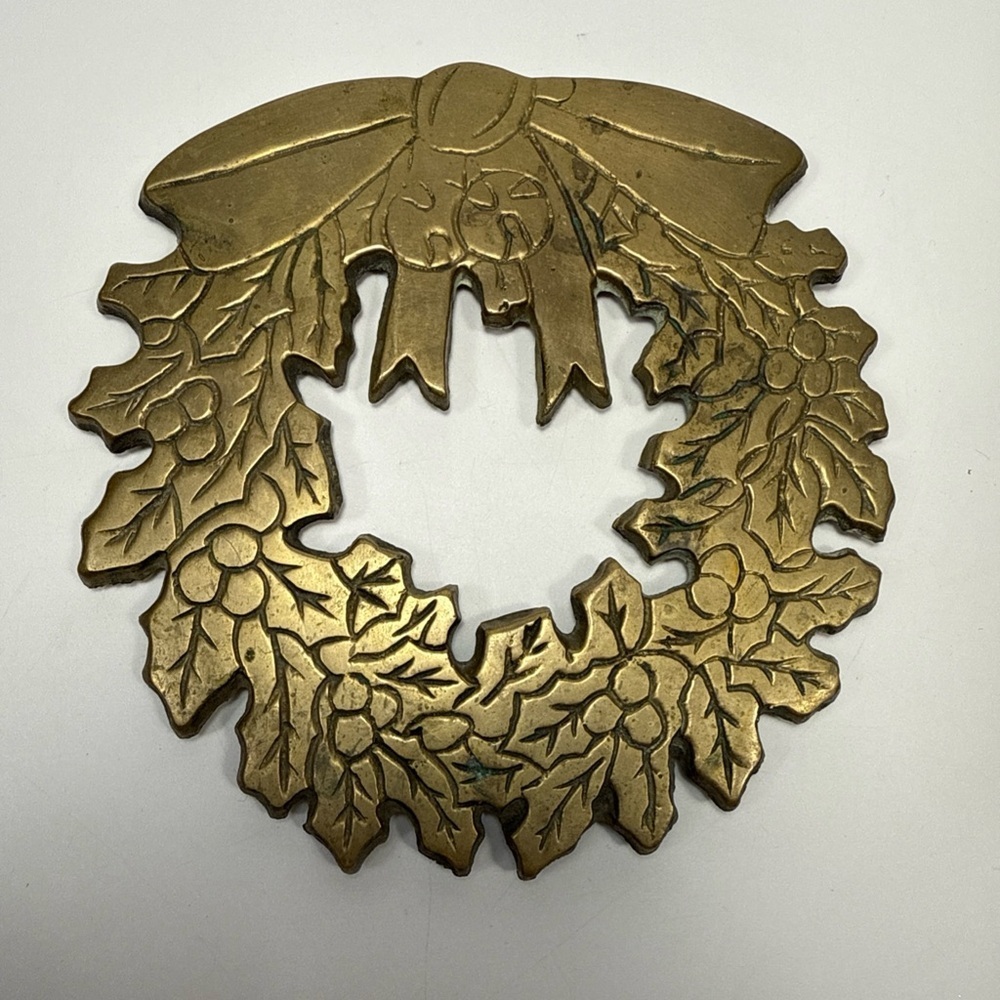Gold Wreath brass trivet or plant stand Christmas decor